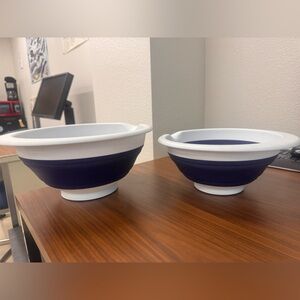 Pop Up Collapsible Blue and White Mixing Bowls